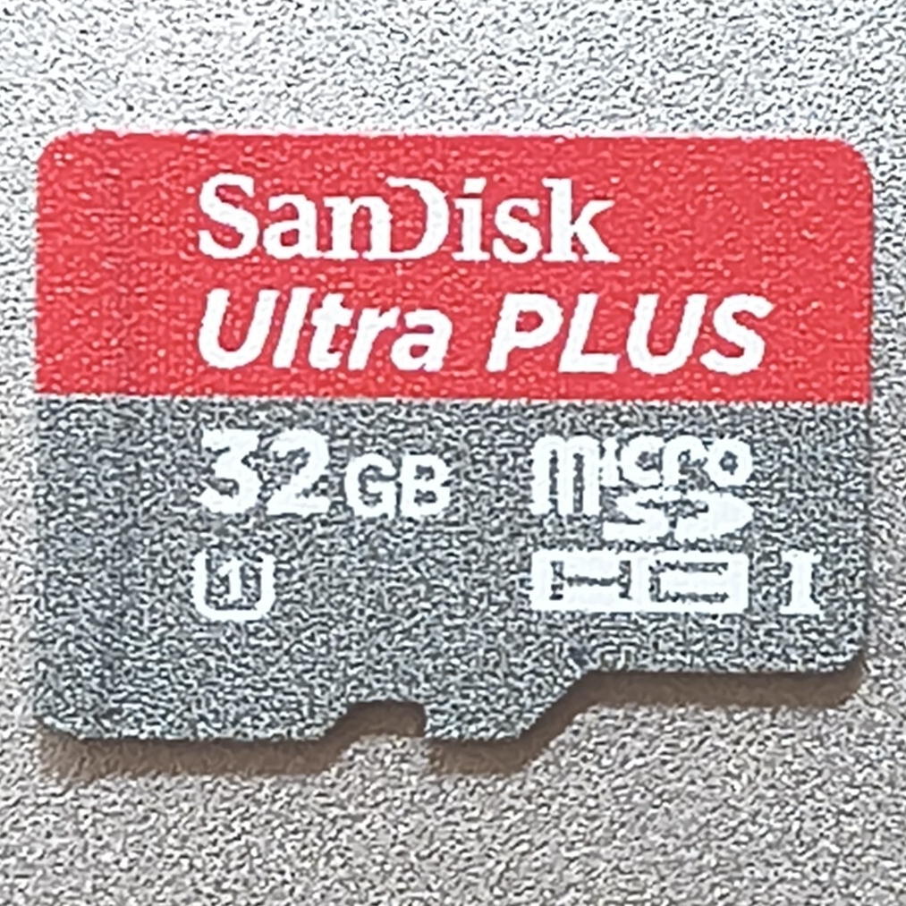32GB SanDisk Ultra PLUS マイクロSDカード サンディスク フォーマット済み