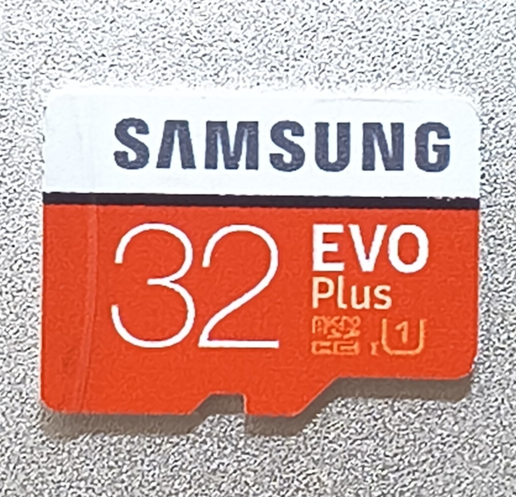32GB MicroSDカード SAMSUNG EVO Plus フォーマット済