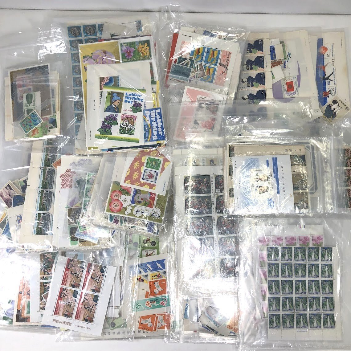 ■未使用 切手 バラ まとめ 額面総額約180,000円分 総重量約1188.49g（袋等含む）【買取まねきや】