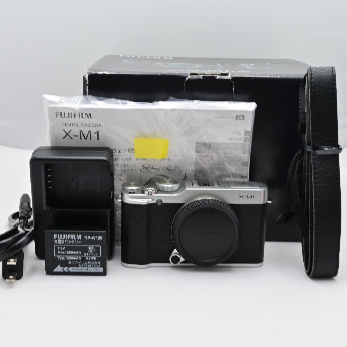 極上品★★★FUJIFILM ミラーレス一眼 ボディ シルバー FX-X-M1S