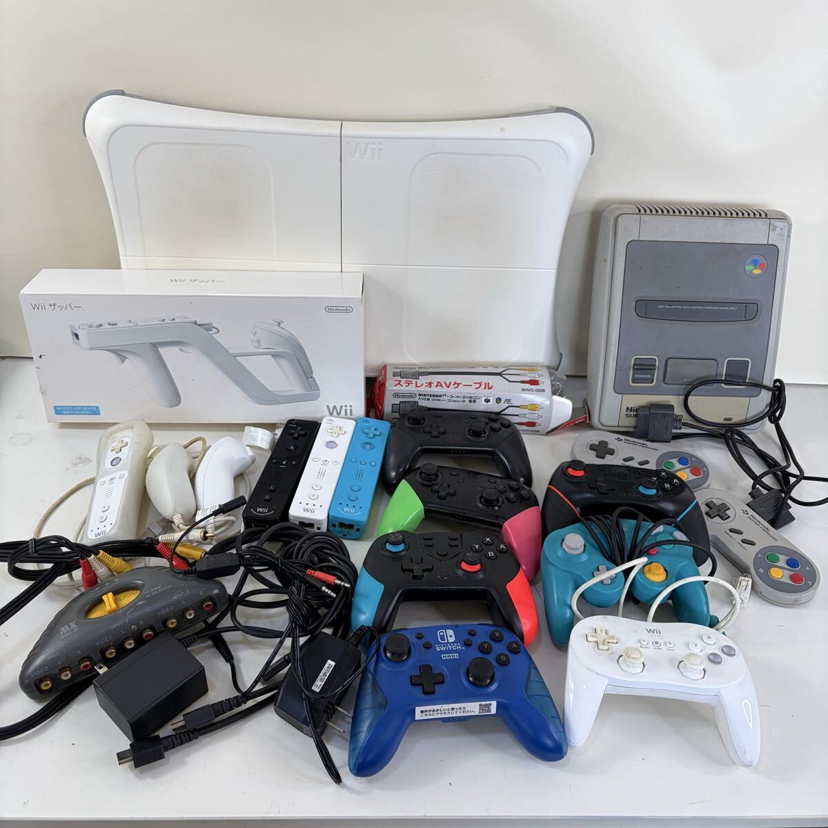 1円〜 任天堂 スーパーファミコン 本体 バランスWiiボード Wiiザッパー 各種コントローラー まとめ売り ジャンク 現状品 a0654