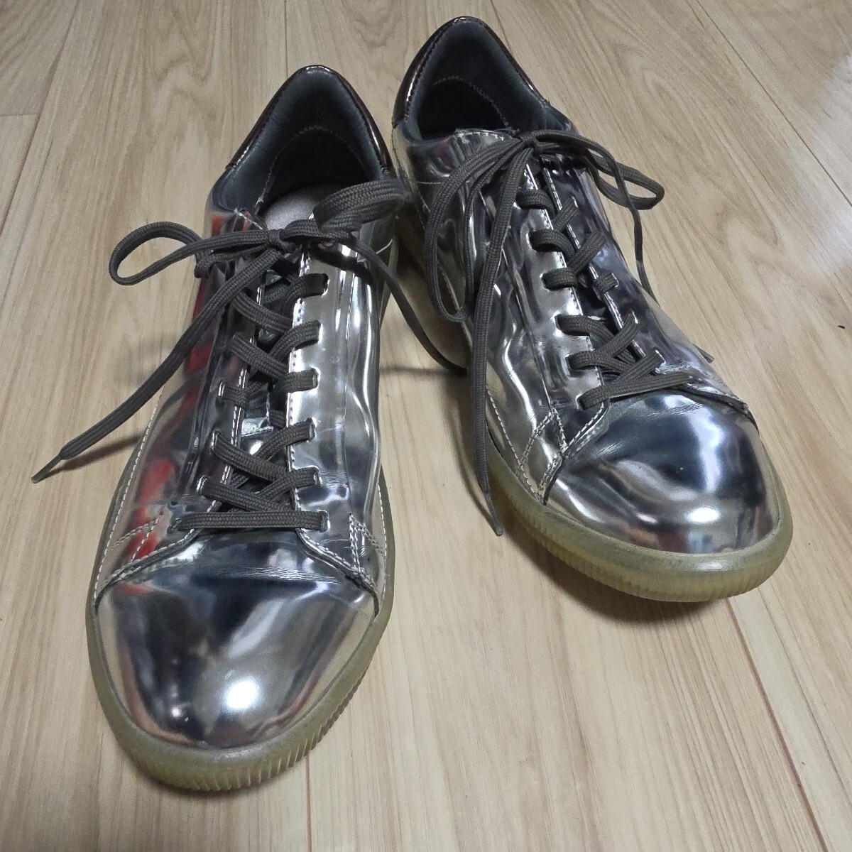 ￥スタート!!ディーゼルシルバースニーカーsize41検索用クリスヴァンアッシュ スタンスミス オニツカタイガー adidas