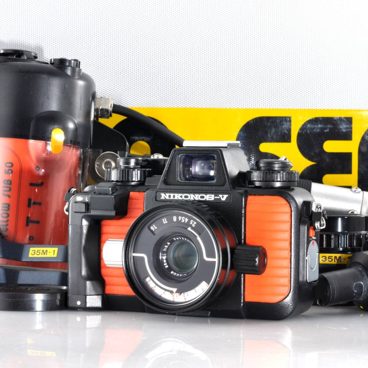 【ニコン】NIKONOS-V + Nikon NIKKOR 35mm F2.5 フルセット 水中カメラ #S036