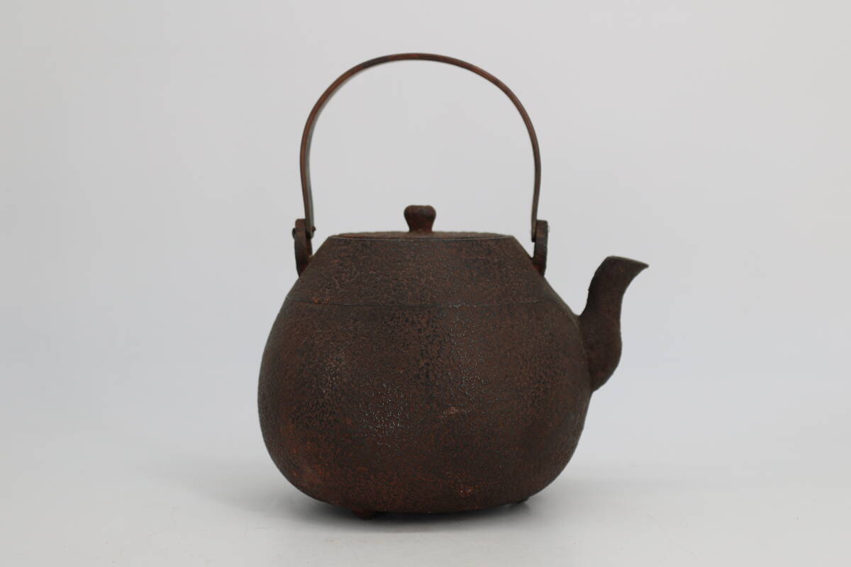 容量700ml　小振　時代鉄瓶　煎茶道具　三足　釜師造