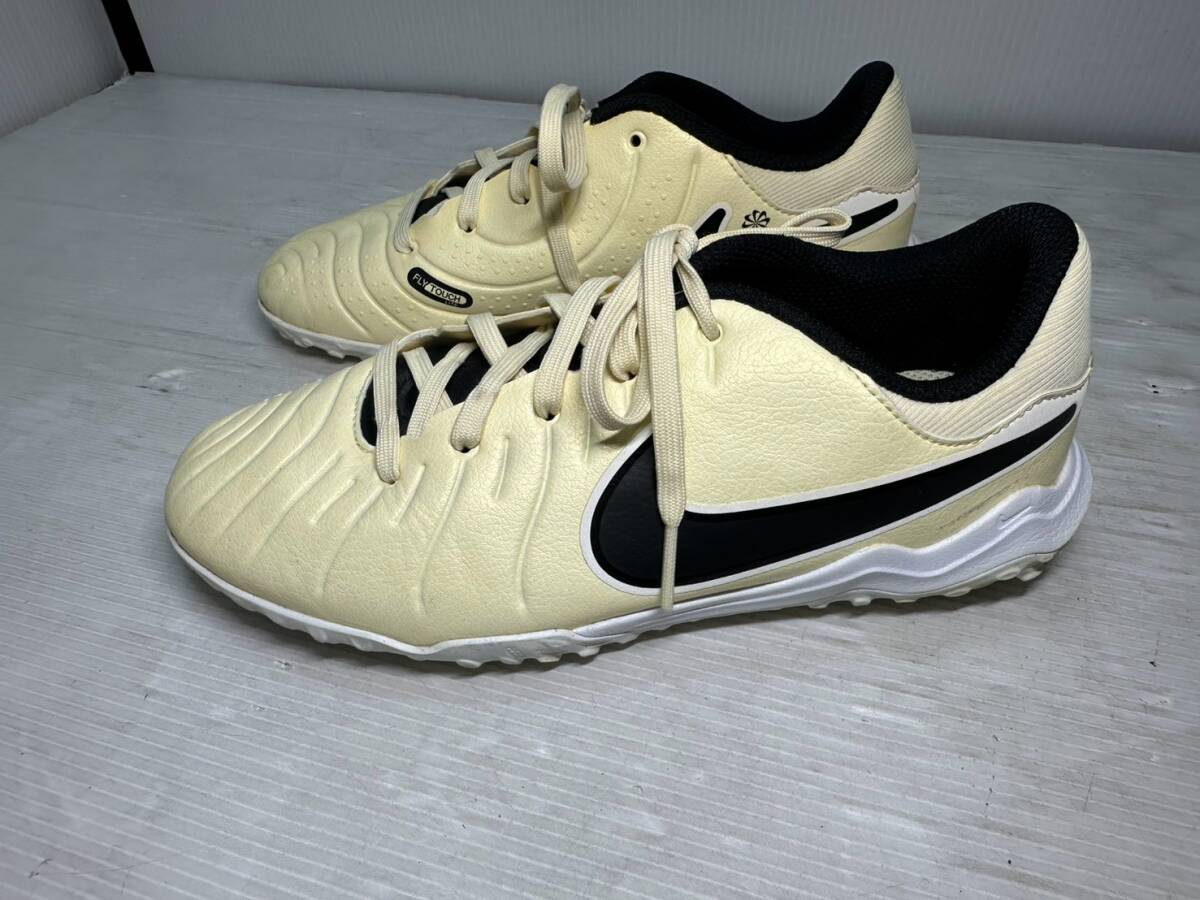 8-15　NIKE　TIEMPO　トレーニングシューズ　（23.0ｃｍ）