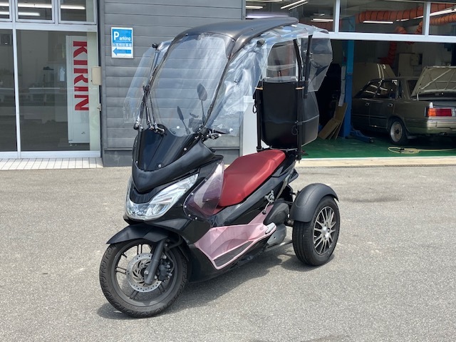 大阪0623NB2♪【ホンダ/ＰＣＸ/ルーフ付きトライク】 ＫＦ２０ 書類あり 150cc バックギア付き タイ生産モデル 2015年製 売切！