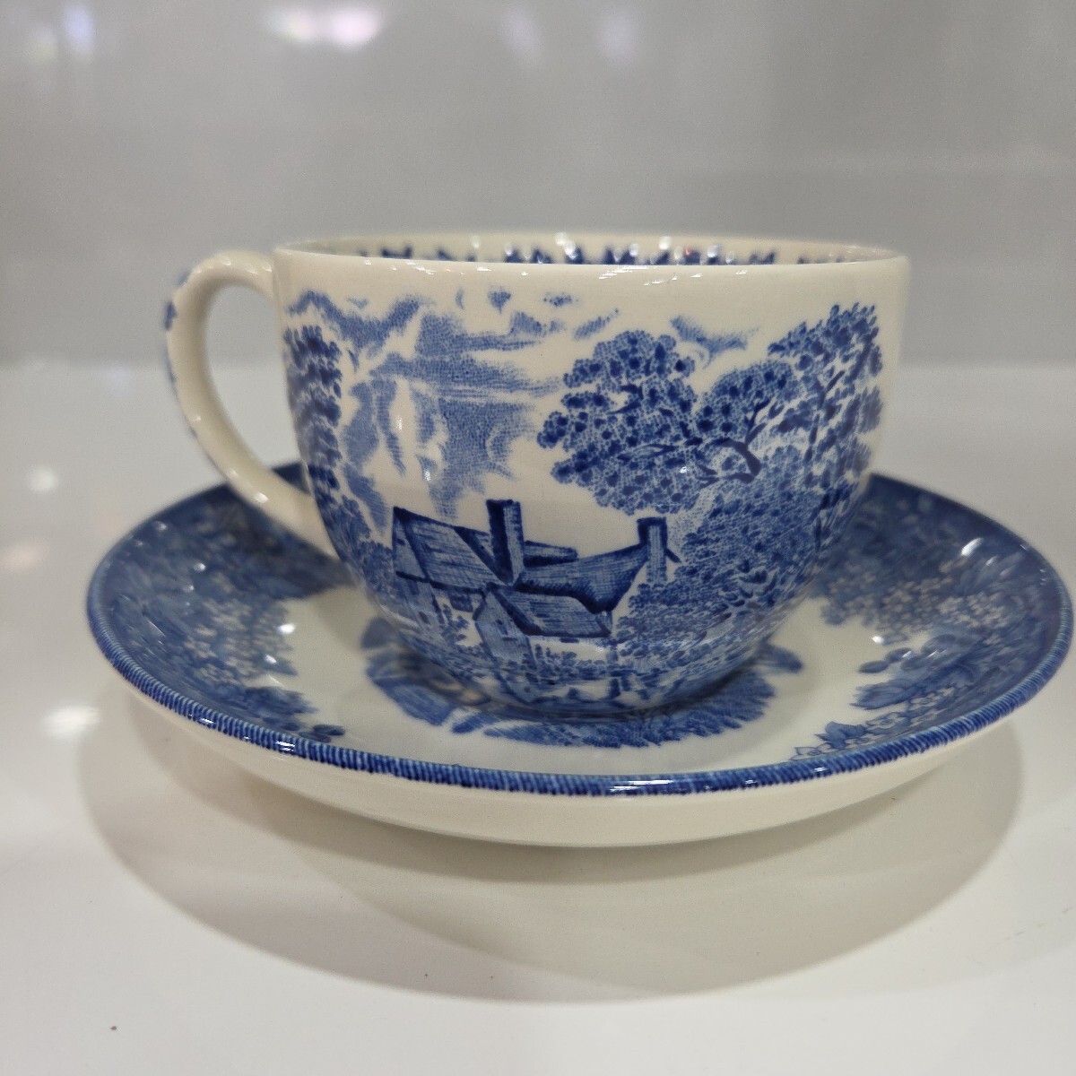 №784 中古食器 美品 希少 WEDGWOOD ウェッジウッド ロマンティックイングランド カップ＆ソーサー