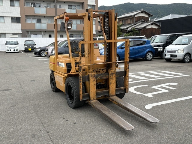【★福岡発☆最落無★売切☆彡】コマツ　フォークリフト　FD30-11　3トンクラス　ディーゼル　直接引き取り限定　格安売切！！
