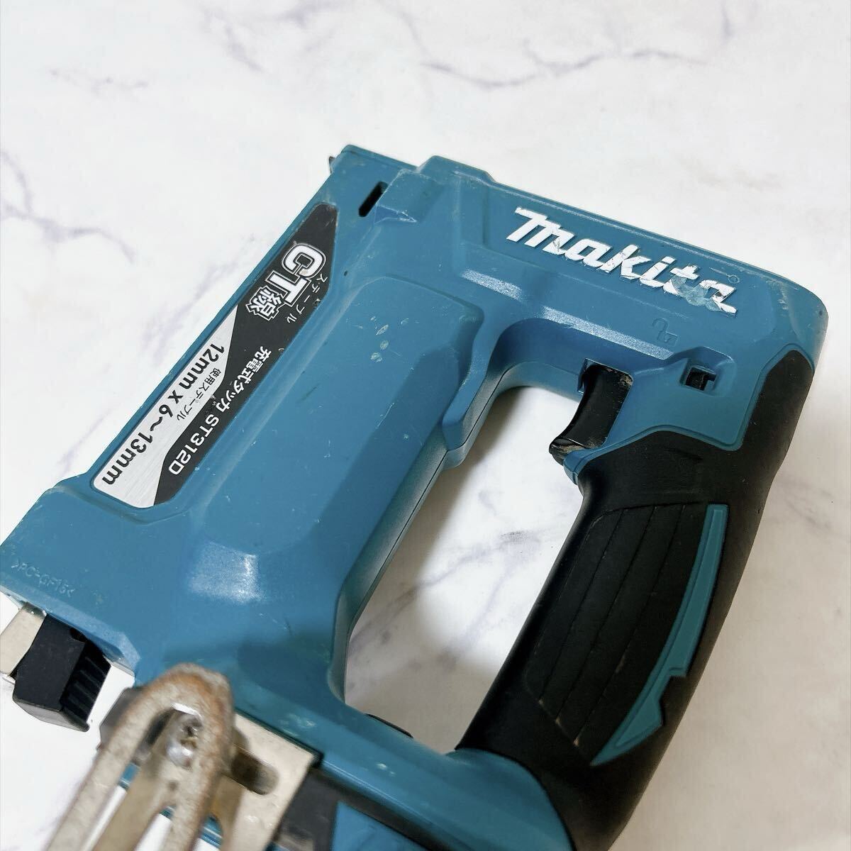 makita マキタ 充電式タッカ ST312D 本体のみ CT線ステープル対応 中古 現状品