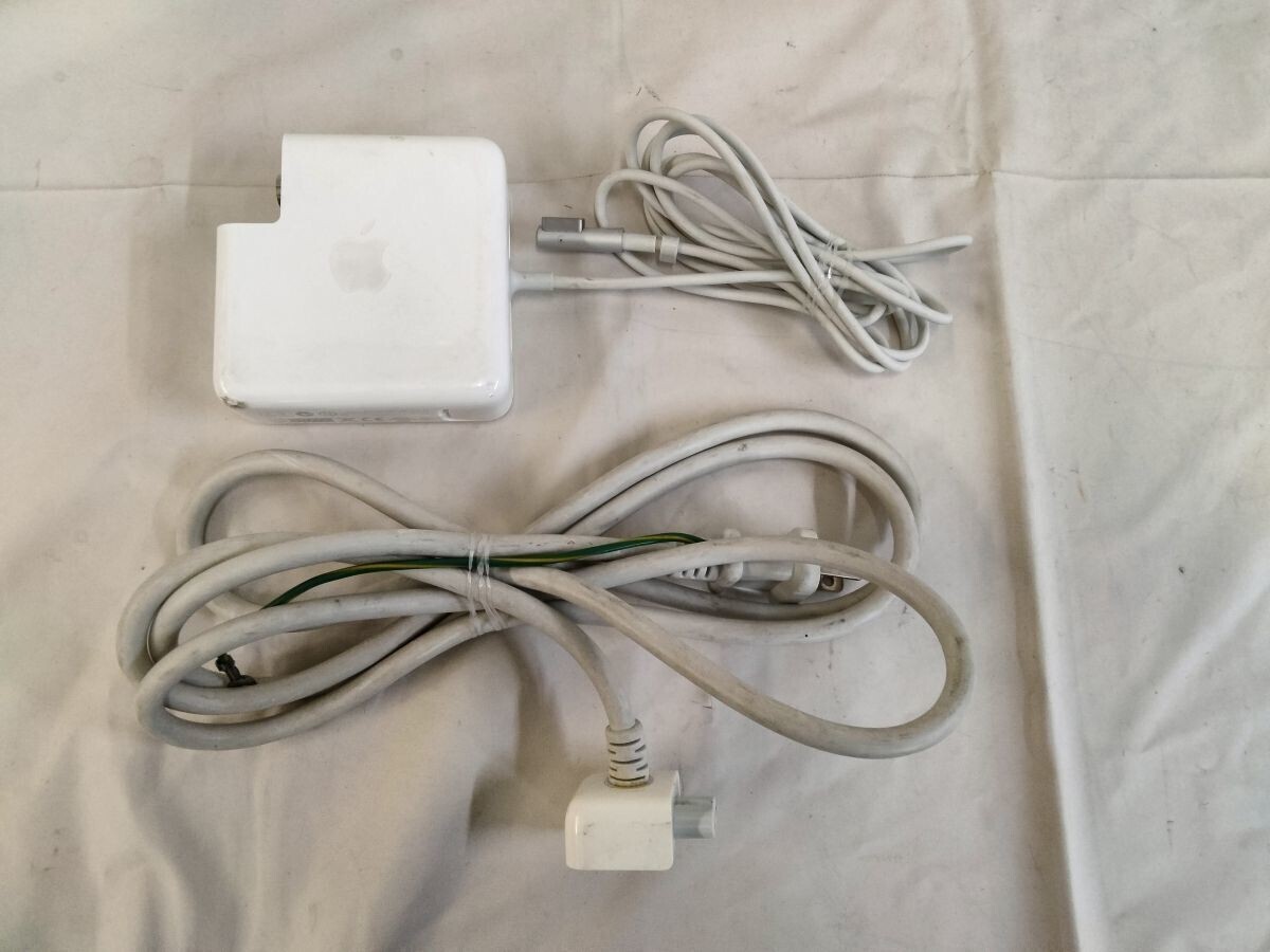 E26-20250324-04アップル 9T54 ITE 電源 E132068 NSW22708 PA-1850-02 B06 純正 アップル ACアダプター ※同梱不可