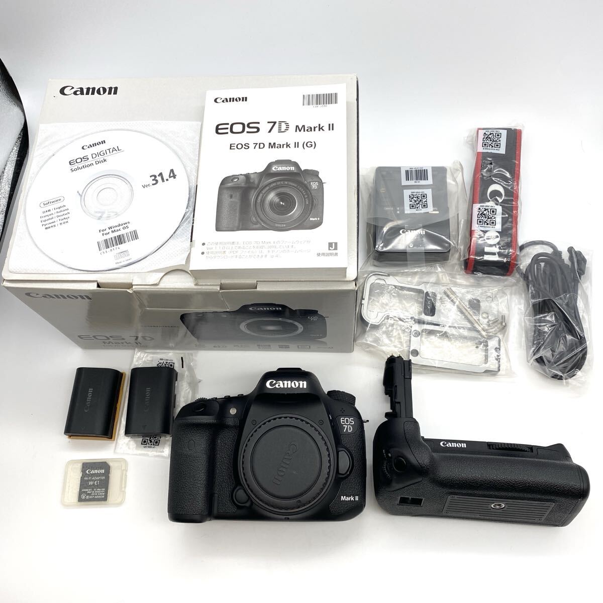 【Q-1463】 Canon EOS 7D MarkⅡ デジタル一眼レフカメラ 通電確認済 付属品セットバッテリー2個付 充電器 バッテリーグリップ BG-E16