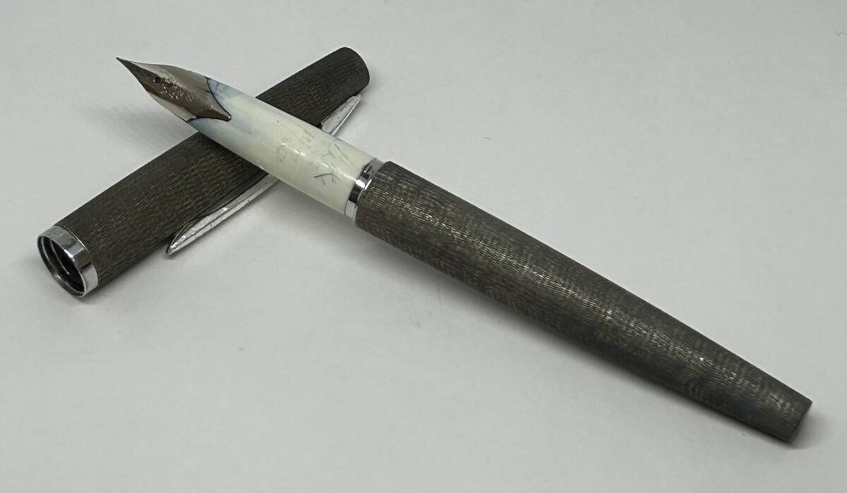 【加】コレクションに Sailor 万年筆 18K WG 刻印有 セーラー ホワイトゴールド Silver シルバー 銀 試し書き未確認 文房具【8161SS】F29
