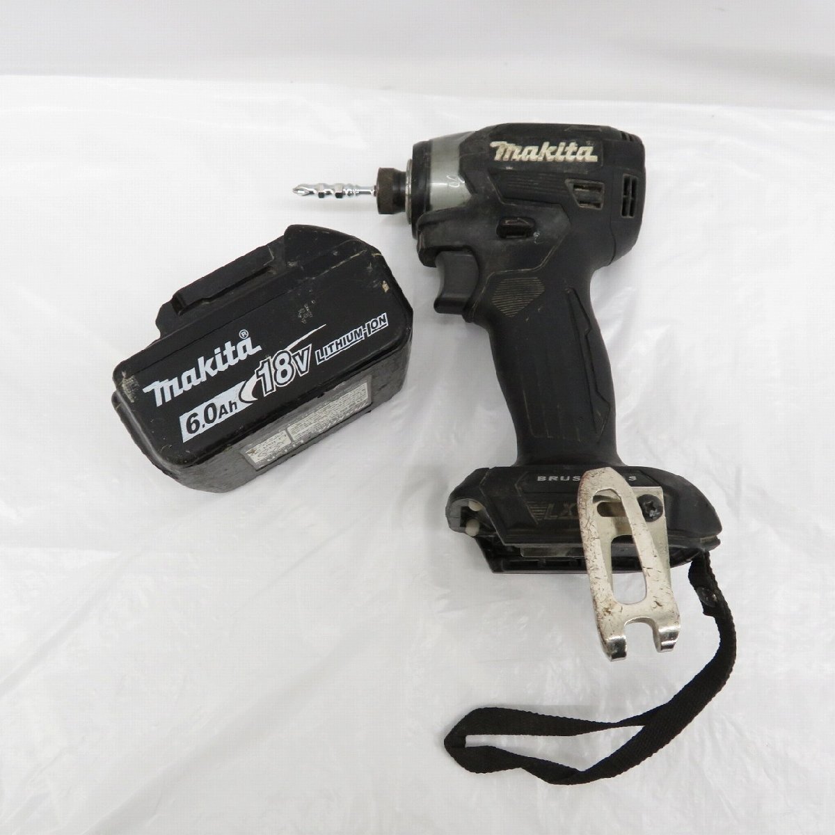 1円～【ジャンク】makita マキタ 充電式インパクトドライバ TD173D ブラック 18V 6.0Ah 12149738 0806