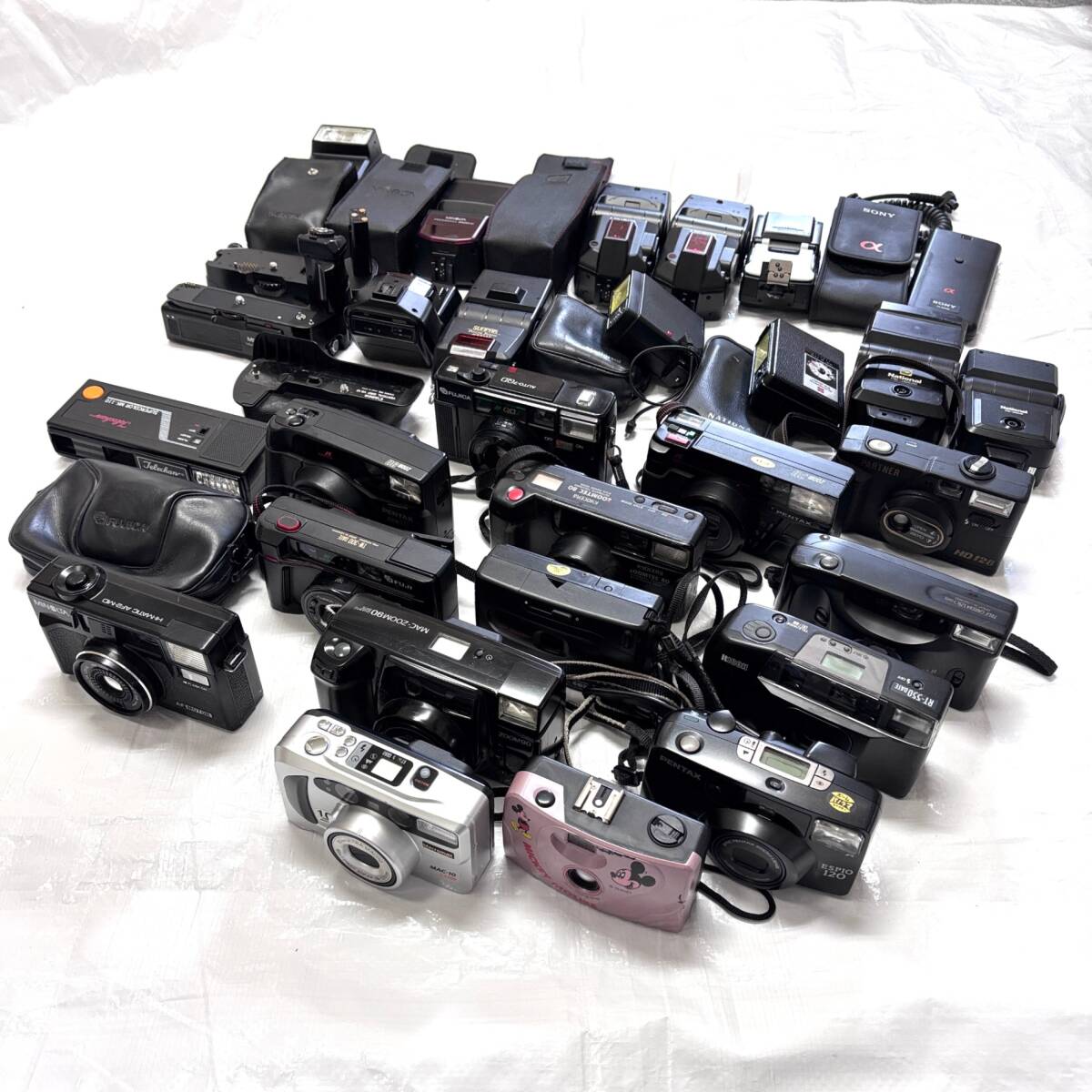【まとめ 21台】防湿ボックス入り コンパクトカメラ15台・ストロボ11台 計26台 SONY 富士フィルム、など　#W257