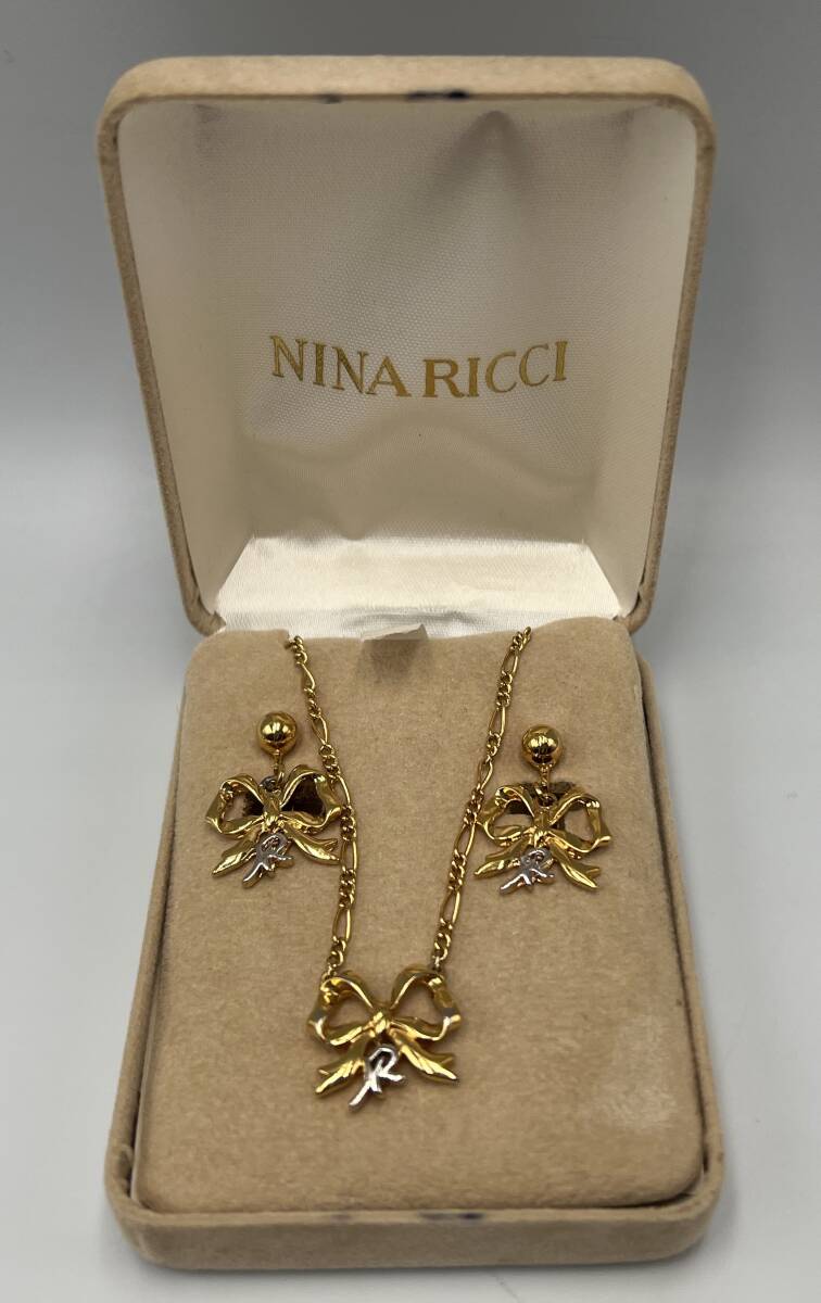NINA RICCI ニナリッチ ネックレス イヤリング セット アクセサリー NRロゴ リボン ゴールド A2451