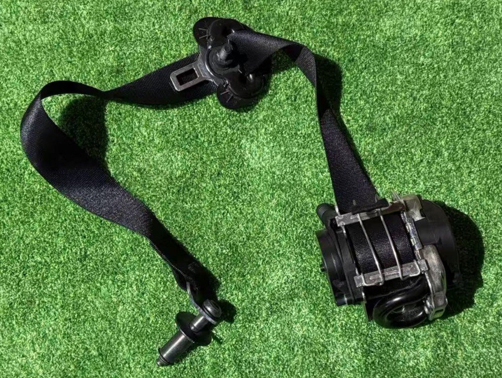 BMW MINI F56 XM20 ミニ クーパーS 左 シートベルト L 助手席 626131000 7358367 HS-202