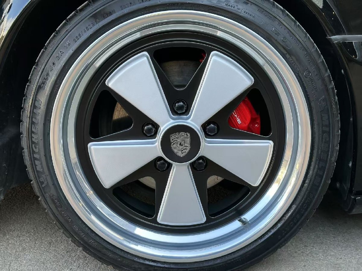 【新品未使用】ポルシェ911 フックススタイル 鍛造2ps 18×8.5J ET48 2本 18×10J ET52 2本 5H PCD130 センターキャップ付き 993 996 997