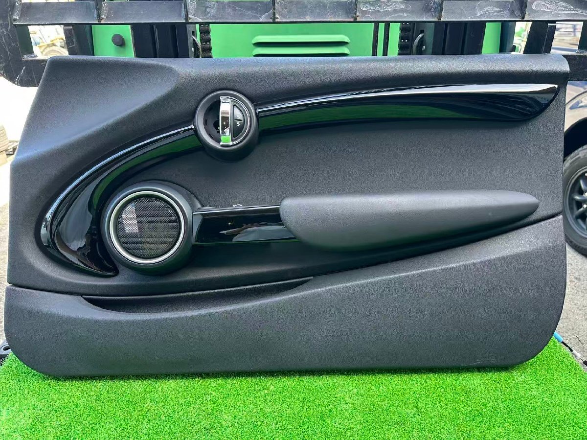 BMW MINI F56 ミニ 内装 ドアパネル RH 51417312062 HS-163
