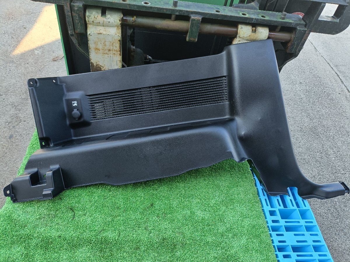 ジムニー シエラ JB74W 左 クォータートリム 内張り パネル トリム 76281-77R0 HM-607