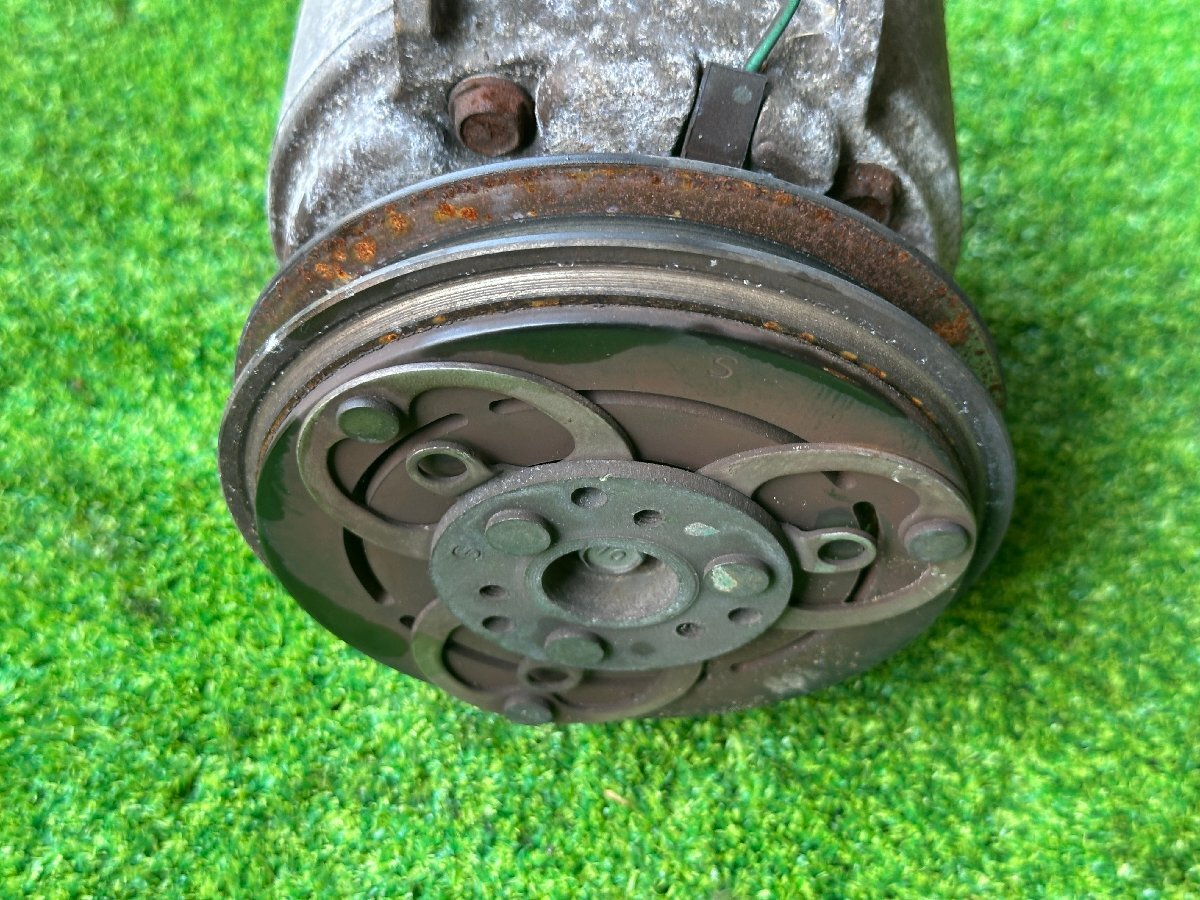 エルフ TRG-NJR85AN エアコンコンプレッサー 8982143240　Z0021748　HS-558