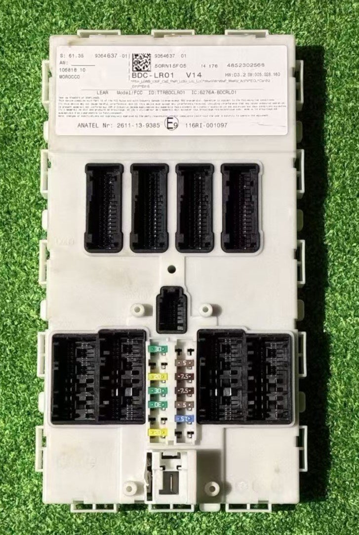 BMW ミニ クーパーS DBA-XM20 F56 ヒューズ/リレーボックス 9364637 01 HS-216