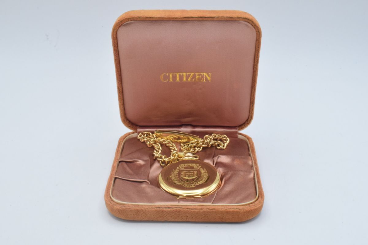 【27-2607-39-15】 CITIZEN Yale Club イェール大学 ゴールドカラー クォーツ 懐中時計