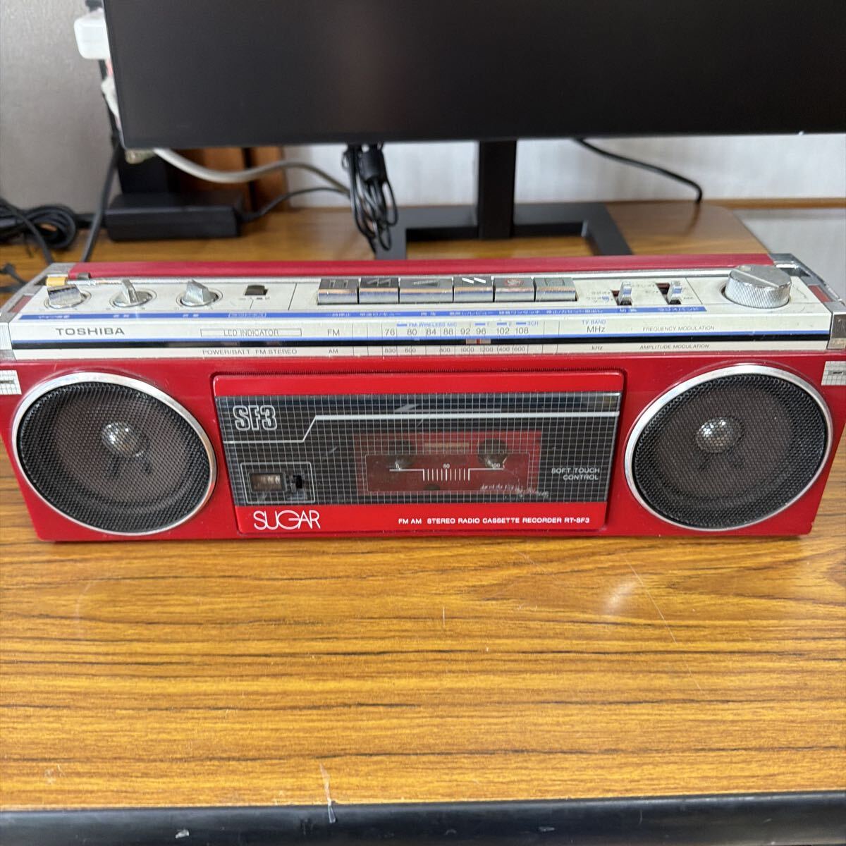 TOSHIBA 昭和レトロ FM AM ラジカセ RT-SF3 通電　済み　80サイズ