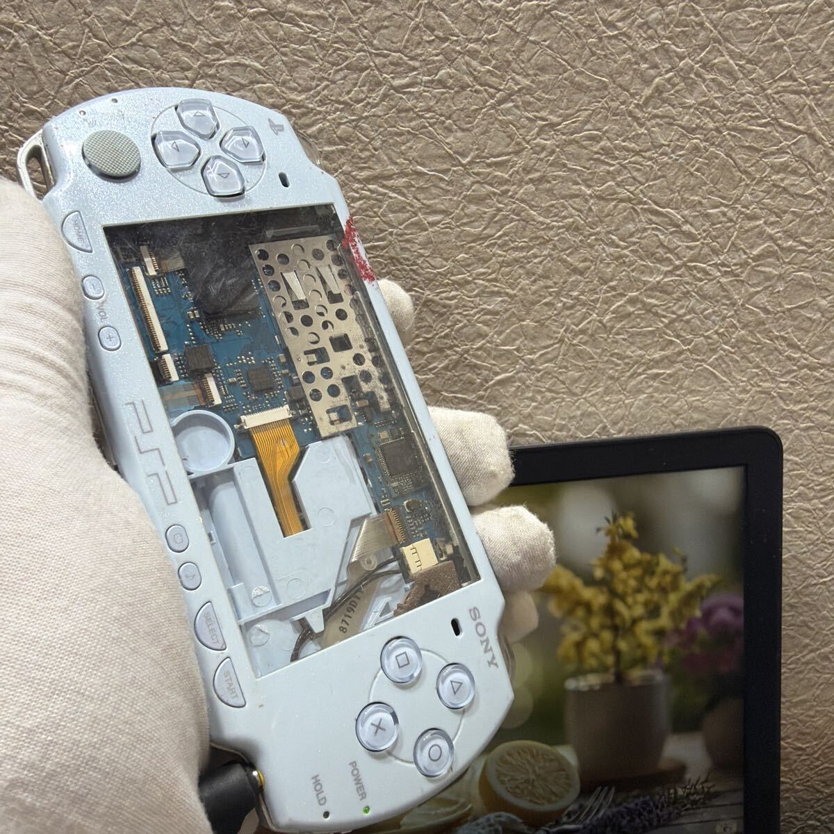 SONY ソニー プレイステーションポータブル PSP-2000 通電済み　音出し　現状品