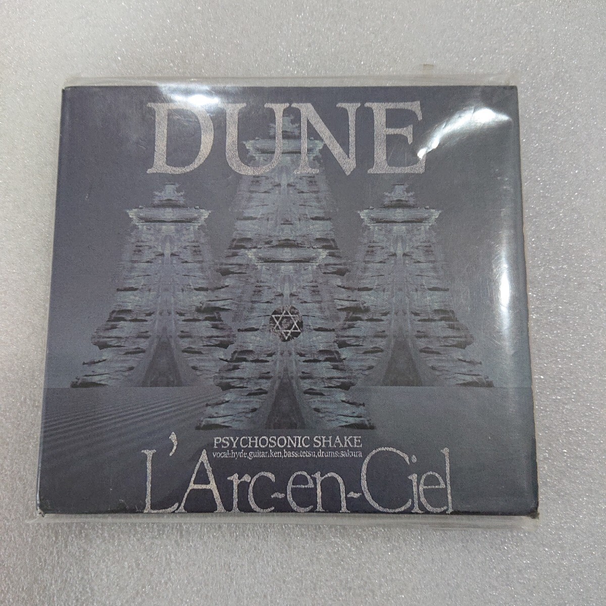 ラルクアンシエル [DUNE] 初回限定盤CD通販限定10000枚インディーズ 非売特典ステッカー付93年当時品 L'Arc-en-Ciel HYDE 貴重レア希少廃盤