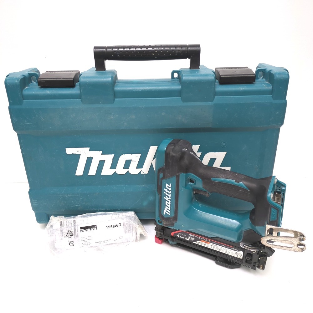 Dz457681 マキタ 充電式タッカ ST421D 本体のみ makita 中古