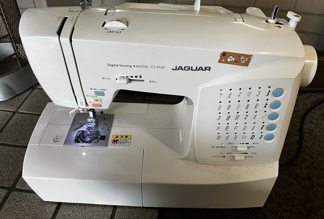 (美品) JAGUAR ジャガー CF-3102 コンピューター 電子 ミシン 裁縫 手芸 通電簡易動作確認済 中古 現状品 付属品画像の通り