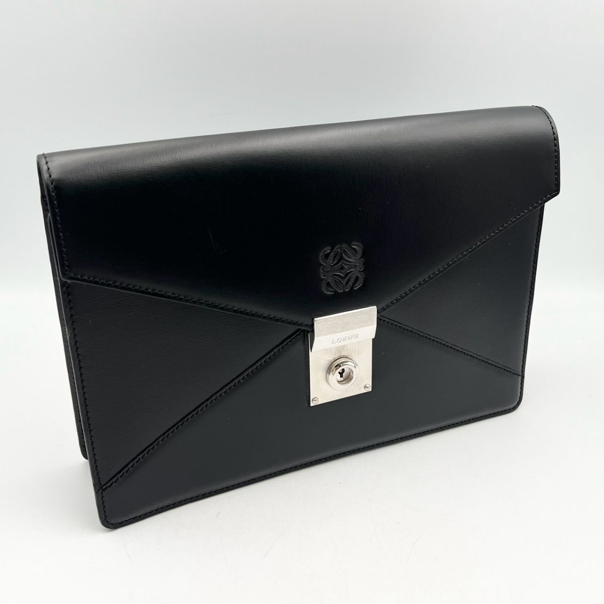 AGi236H080 LOEWE ロエベ エンベロープ型 クラッチバッグ セカンドバッグ ブラック アナグラム メタルロック