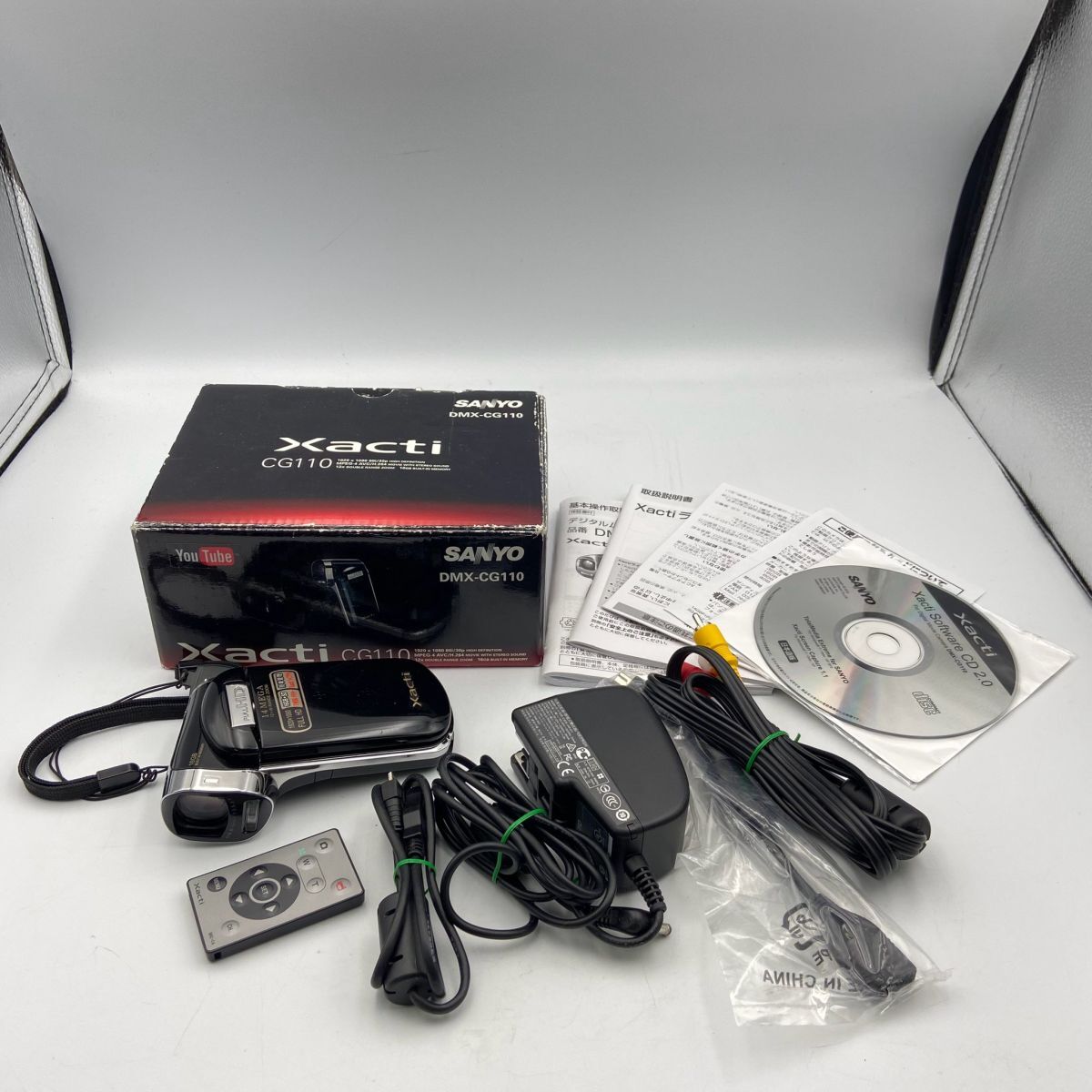 AGb305Y060 箱付き SANYO Xacti DMX-CG110 ザクティ デジタルムービーカメラ ブラック 16GB フルHD 純正バッテリー ビデオカメラ 三洋電機