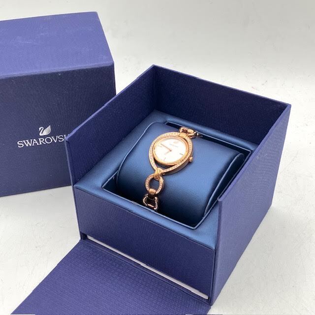 A4　SWAROVSKI　スワロフスキー　ステラ　腕時計
