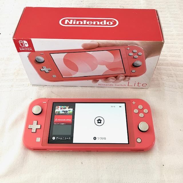 A21　【初期化済み】Nintendo Switch Lite　任天堂　スイッチライト　コーラル