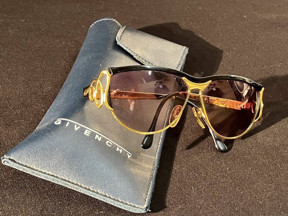  希少☆GIVENCHY☆ ジバンシィ サングラス MOD 137 ゴールド系　ブラック　SNAKEモチーフ　60■10　130　45★2584管理 