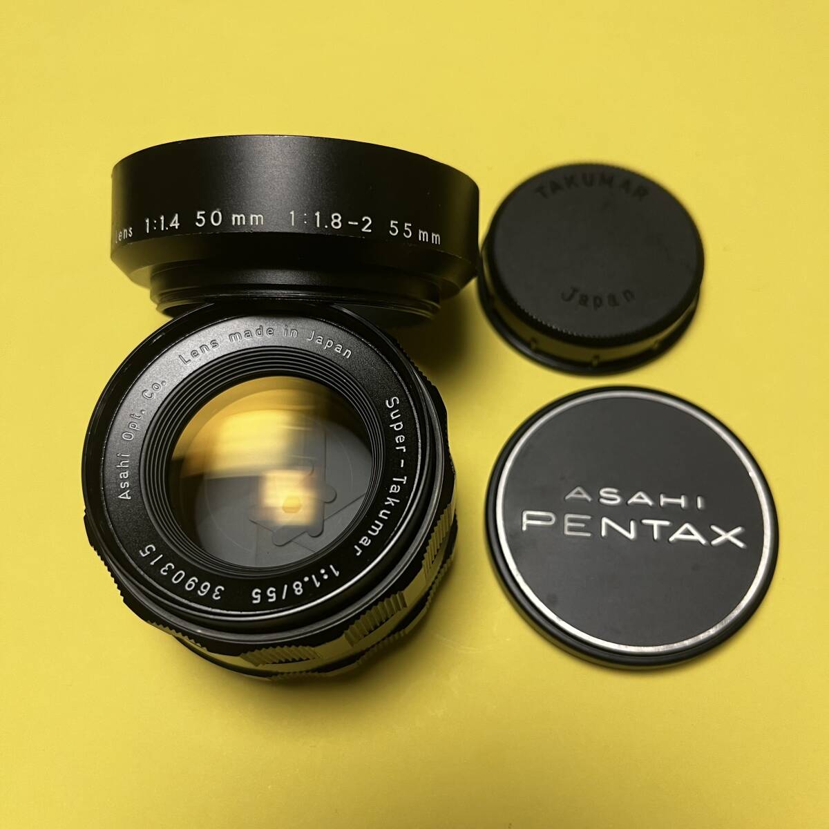 送料安 「完動美品 M42 Super-Takumar 55mm F1.8 付属 タクマー 純正キャップ、純正金属フード付」PEXTAX ペンタックス
