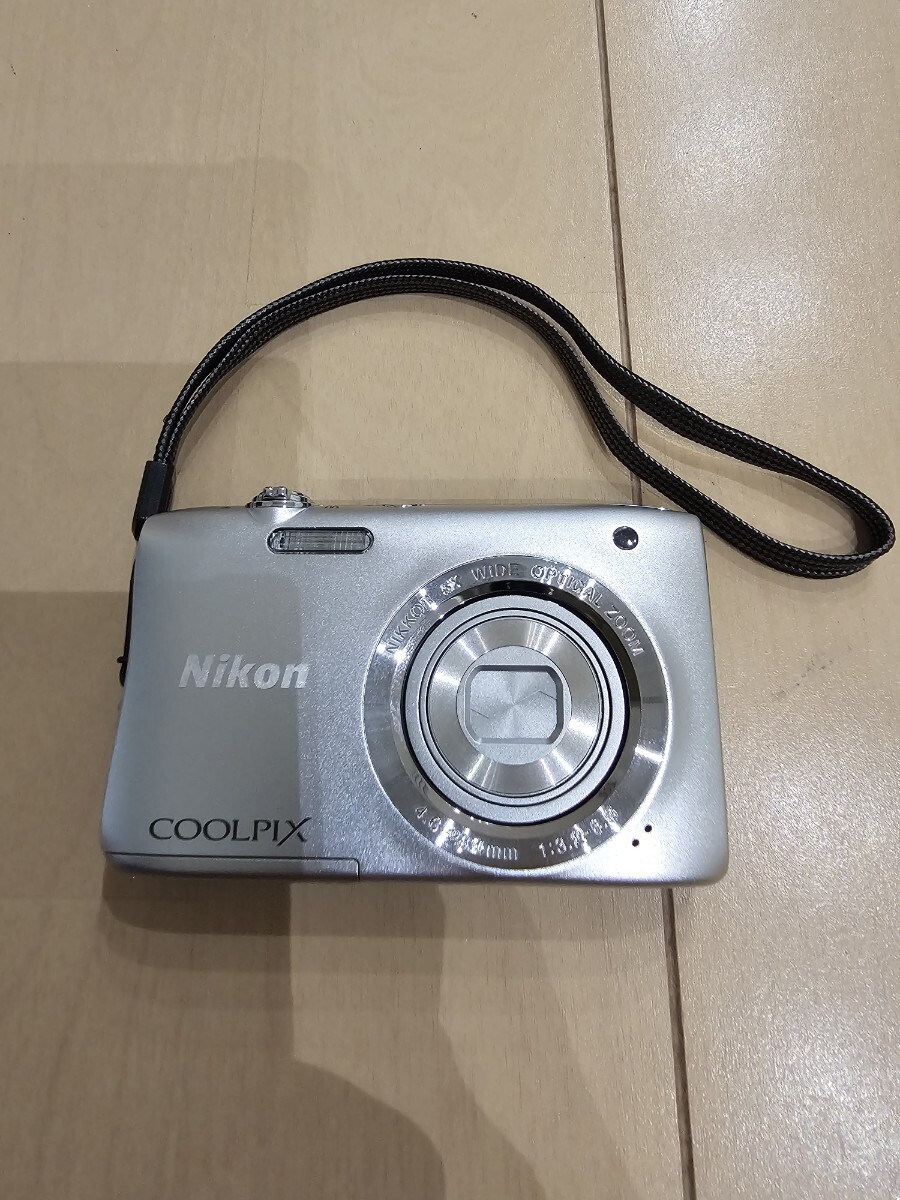 極美品　Nikon COOLPIX S2900 コンパクトデジタルカメラ 