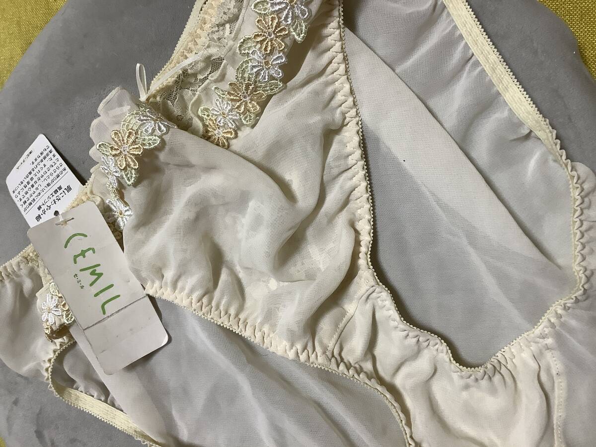 新品　　ivory　４L　かわいい　パンティ