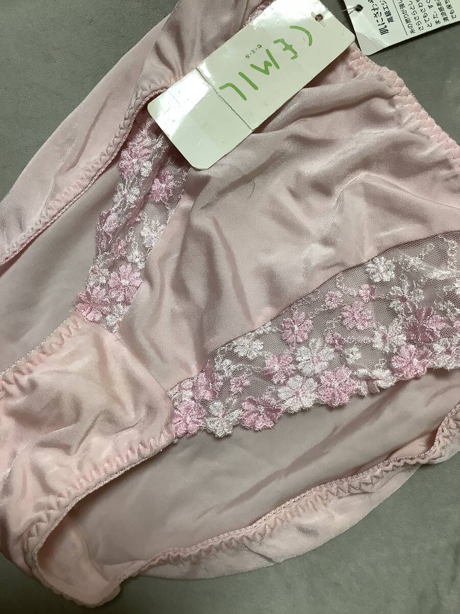 新品　　L　つるつる　pink　パンティ