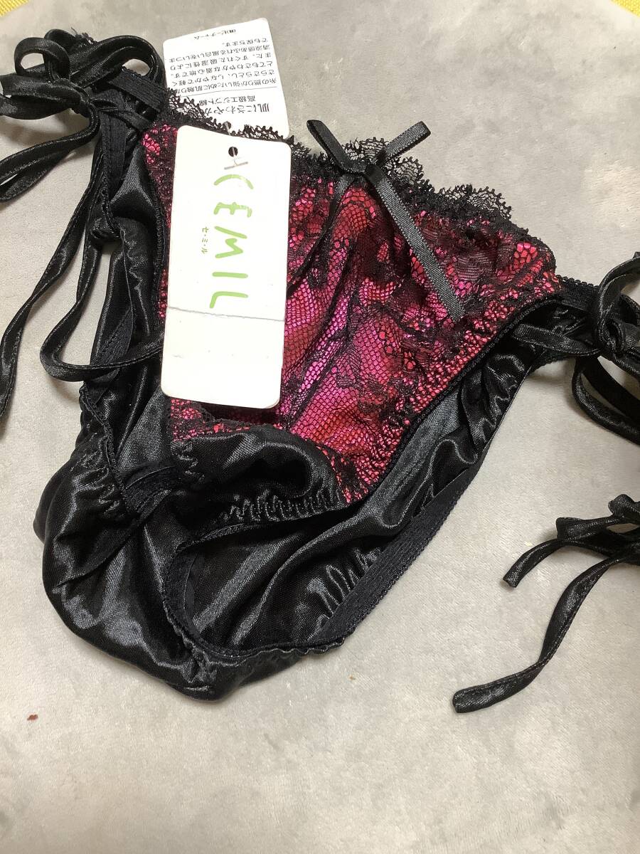 新品　ひも　つるつる　パンティ　m