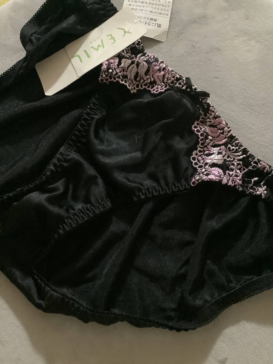 新品　トリンプ　black　パンティ　m