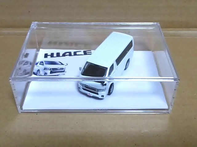 ★1/64 トヨタ ハイエース ホワイト ケース付き トイズキャビン