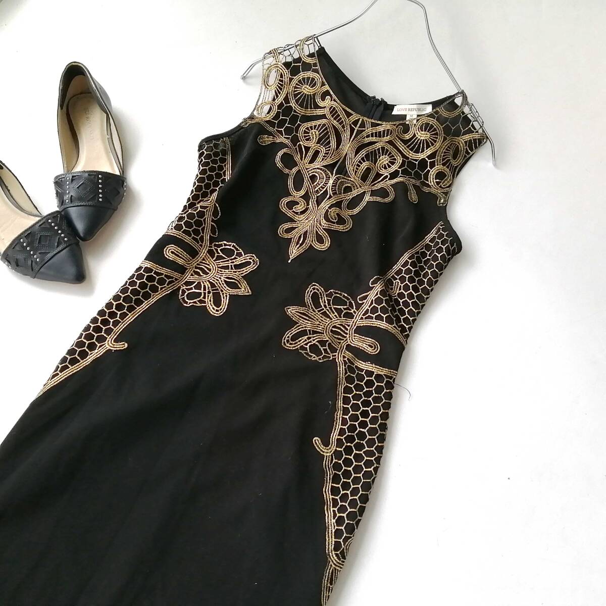 LOVE REPUBLIC レディース♪ノースリープワンピース カットワーク刺柄♪美ライン タイトドレス ひざ丈 260825nzb【4点同梱で送料無料】