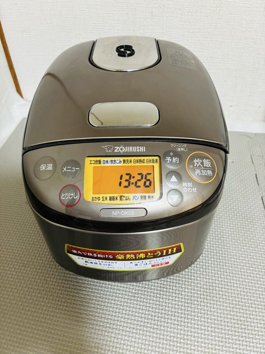S26080706 【美品】象印 極め炊き IH炊飯ジャー NP-GK05 3合炊き 小容量 炊飯器 ZOJIRUSHI 通電確認済 家電 