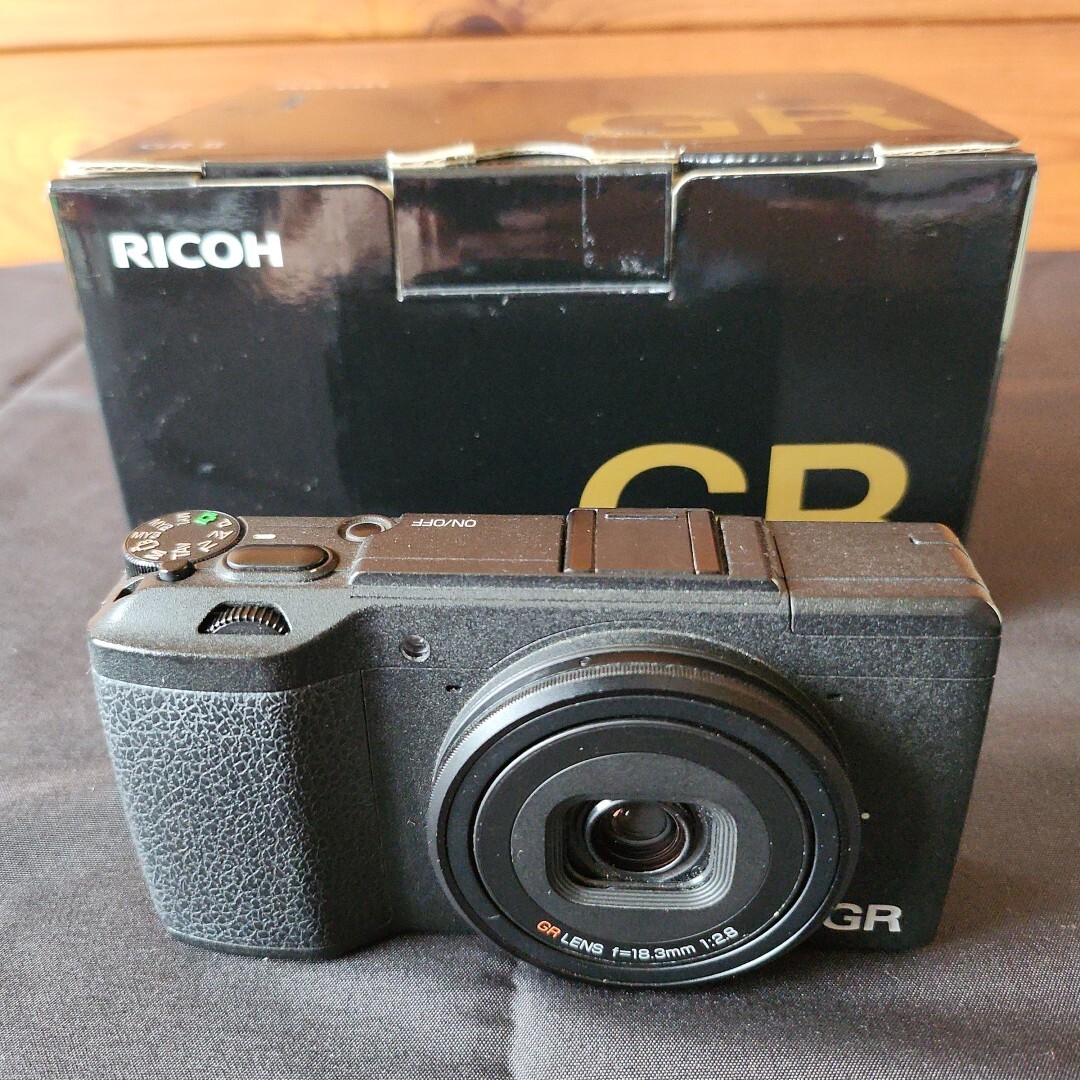 RICOH GR Ⅱ　 コンパクトデジタルカメラ　APS-Cサイズ相当イメージセンサー