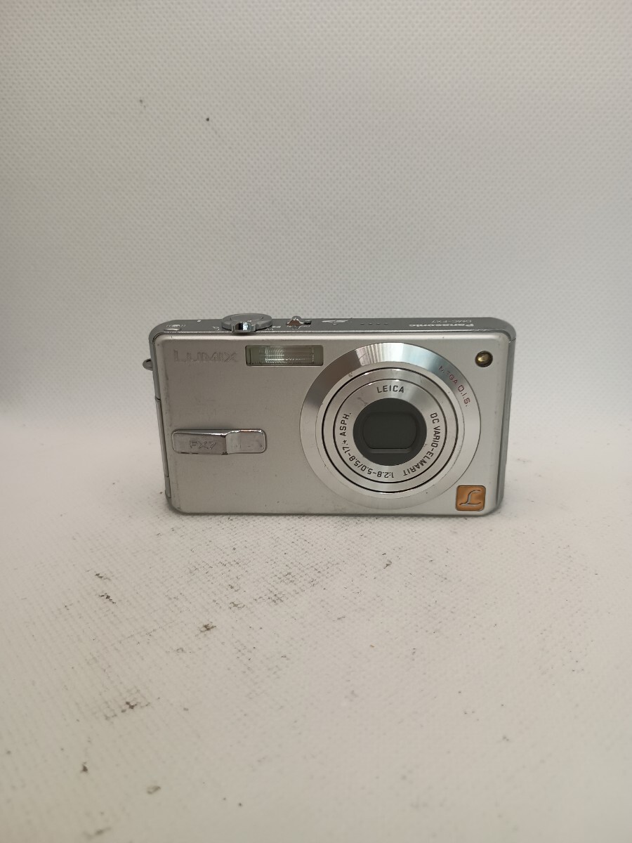 7942【通電確認済み・ジャンク品】1円スタート Panasonic LUMIX DMC-FX7 シルバー コンパクトデジタルカメラ デジカメ ルミックス
