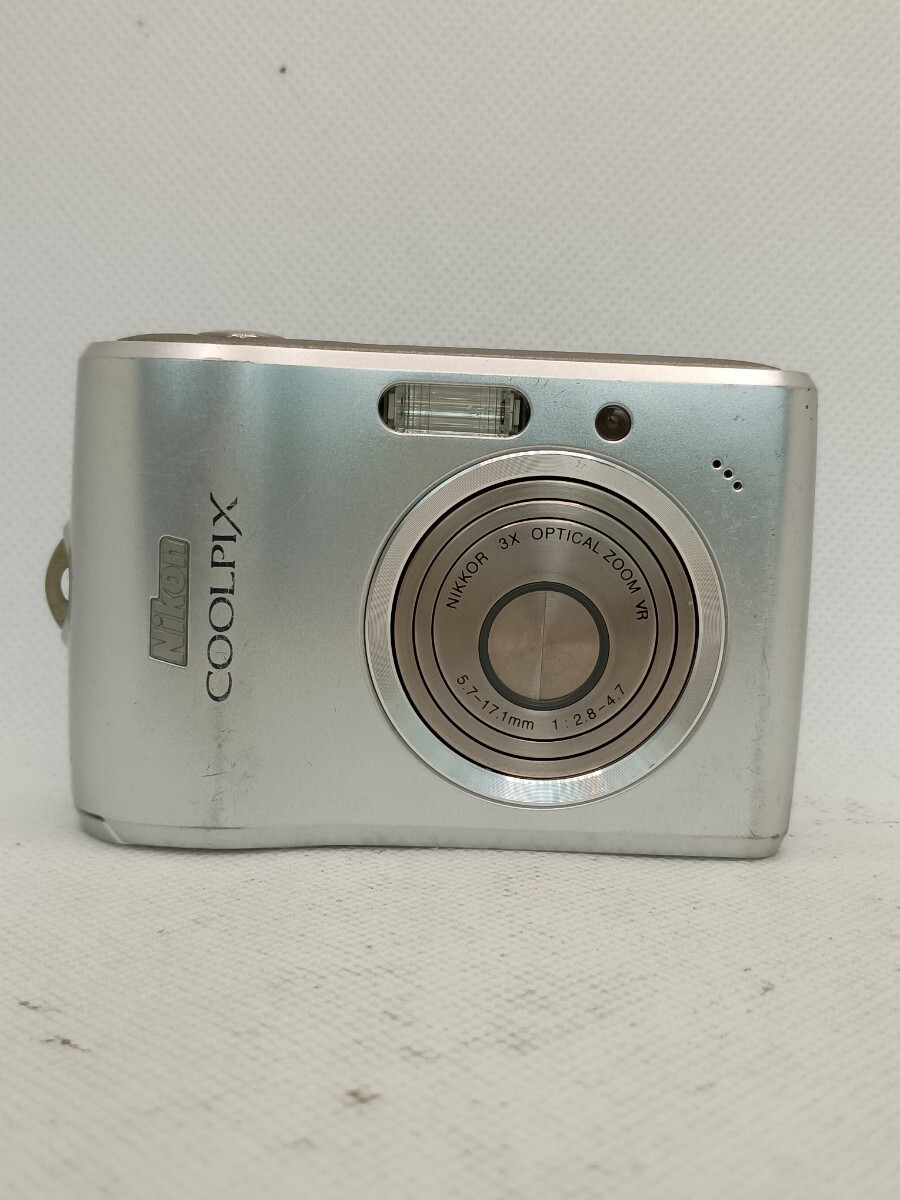 7969【動作確認済み】1円スタート Nikon COOLPIX L15 コンパクトデジタルカメラ シルバー