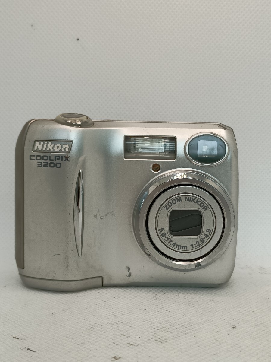 7970【動作確認済み】1円スタート Nikon COOLPIX 3200 コンパクトデジタルカメラ シルバー
