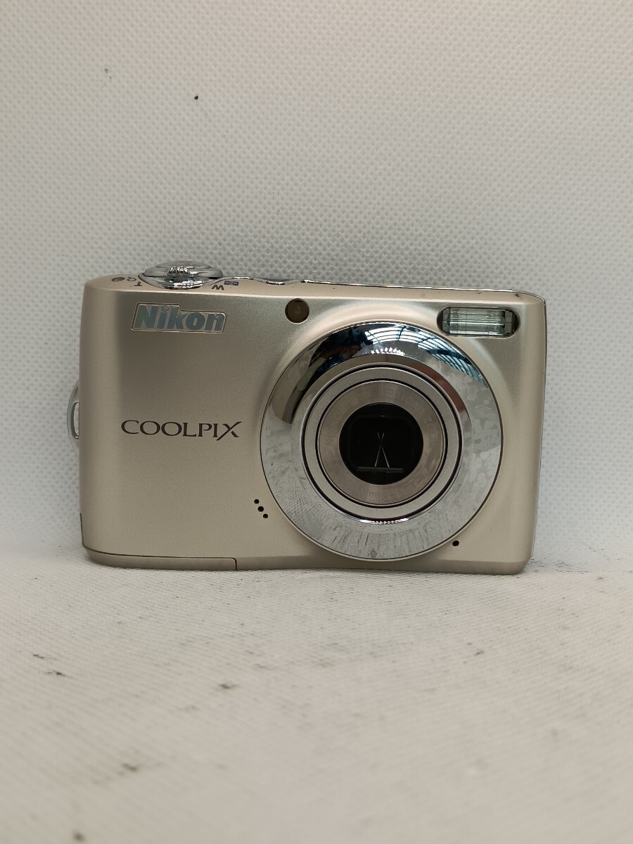 7971【動作確認済み】1円スタート Nikon COOLPIX L22 コンパクトデジタルカメラ　シルバー